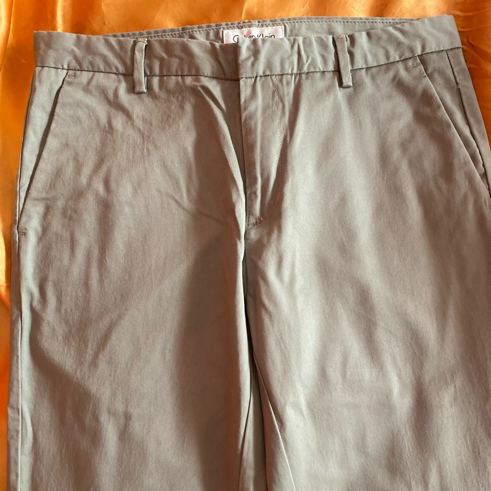 CALVIN KLIEN SLIM FIT PANTS - WAIST: 30 X 30